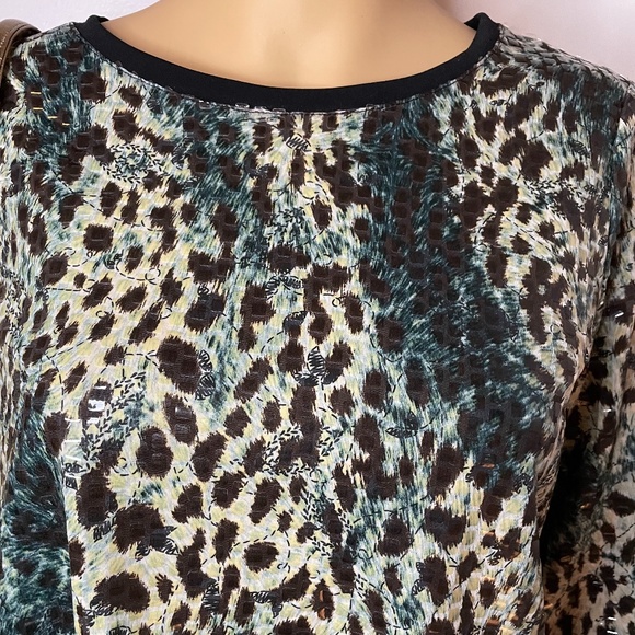 Vintage sequined animal print 3/4 sleeve tunic! - Picture 2 of 9